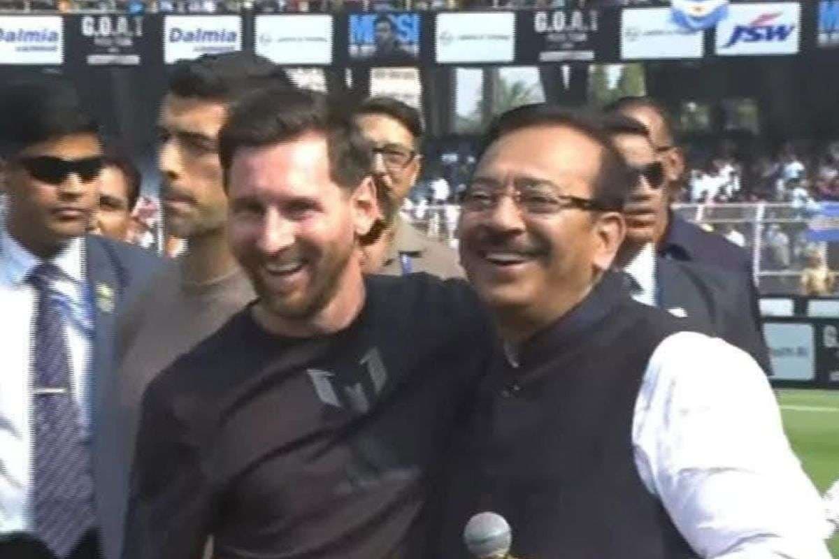 Lionel Messi Kolkata Chaos: मेस्सी के कार्यक्रम में अराजकता, बंगाल के खेल मंत्री अरूप बिस्वास ने दिया इस्तीफा