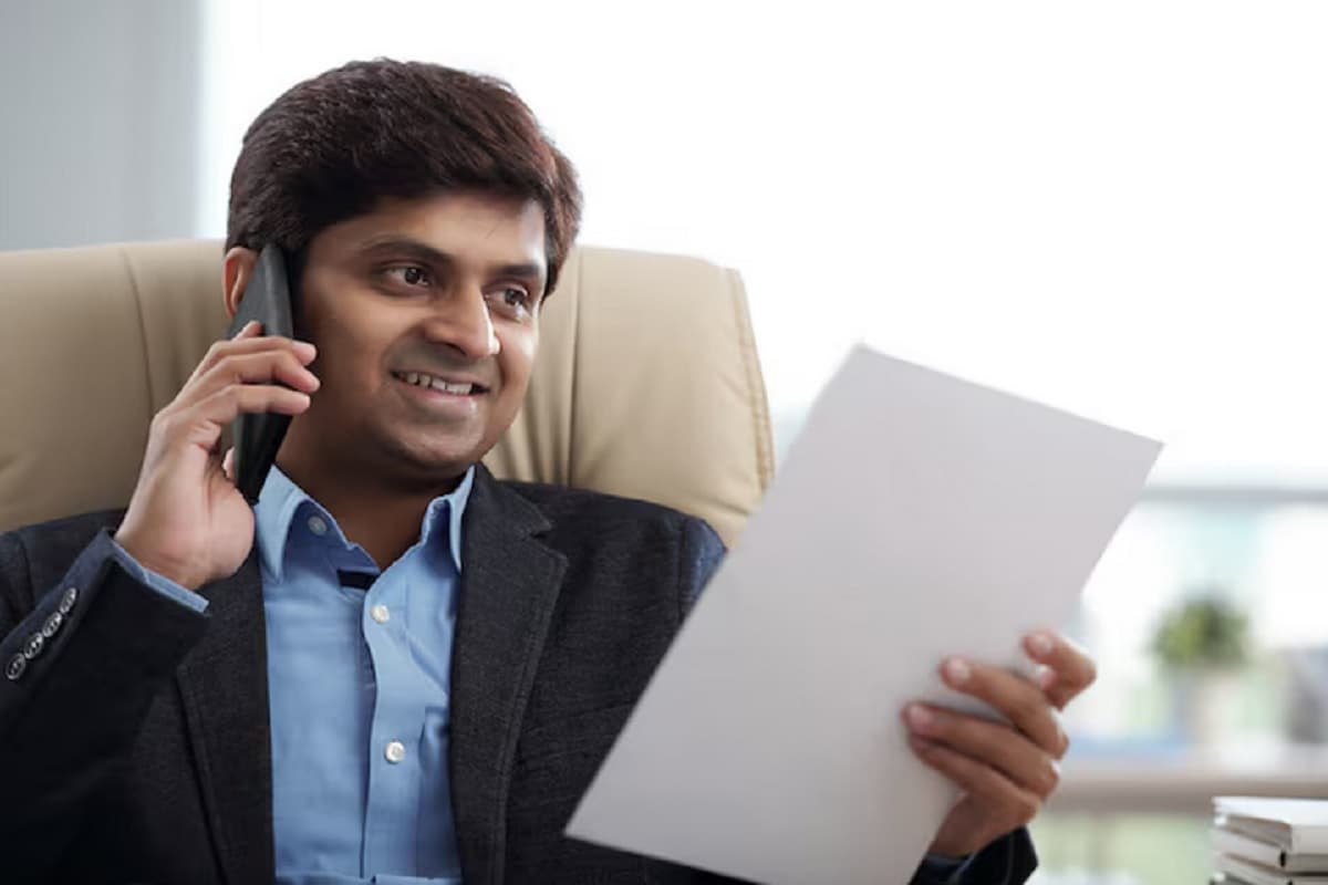 Insurance Buying Tips: इंश्योरेंस एजेंटों के आकर्षक वादों से रहें सावधान, वर्ना जेब को लग जाएगा चूना