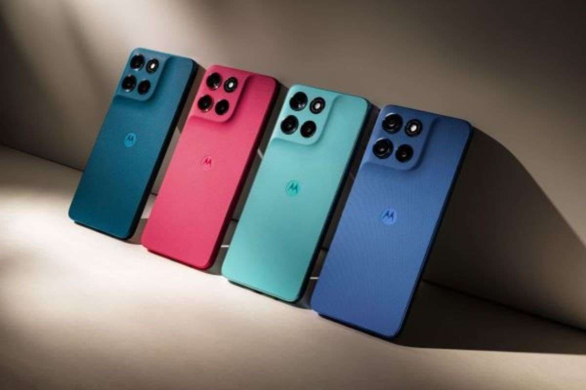 15000 की रेंज में Motorola के ये दो फोन्स हैं बेस्ट डील, मिलेगा 50MP कैमरा और 7000mAh बैटरी का कॉम्बिनेशन