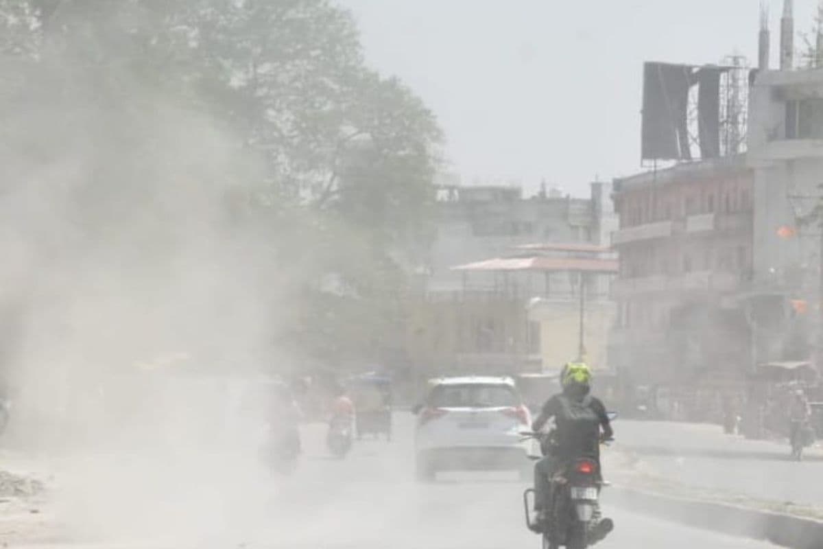 Muzaffarpur: धूल से लोगों का जीना मुश्किल, बढ़ रहे एलर्जी और सांस रोग