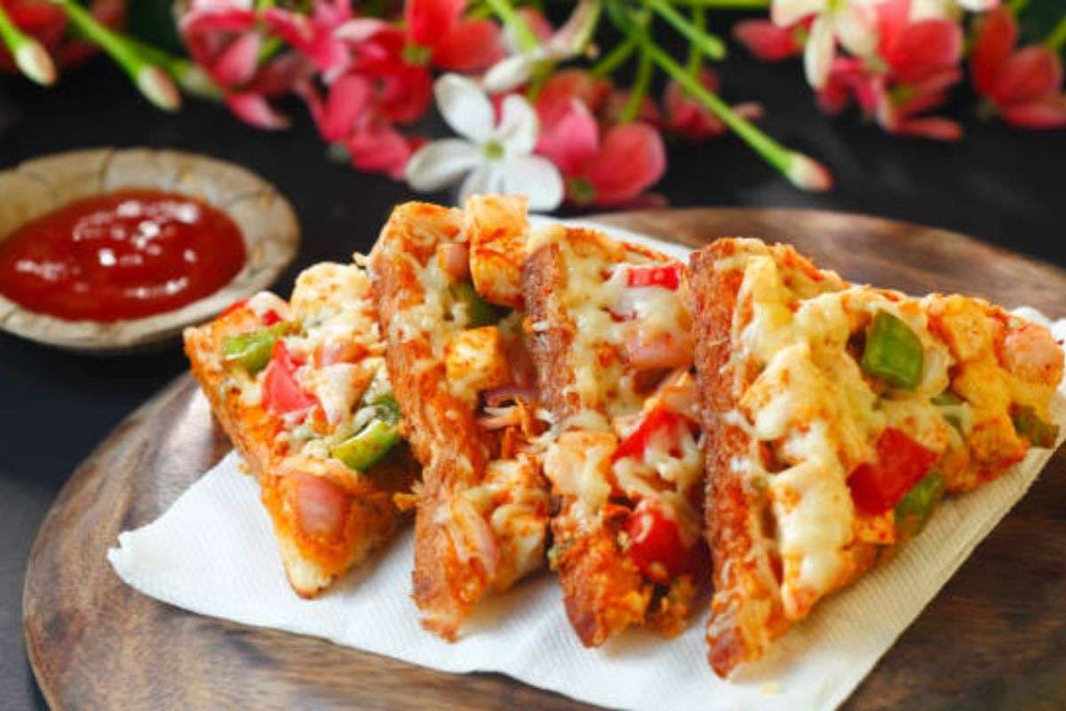 Paneer Toast Recipe: पनीर टोस्ट से ब्रेकफास्ट होगा सुपर टेस्टी, इसे बनाना भी है बहुत आसान