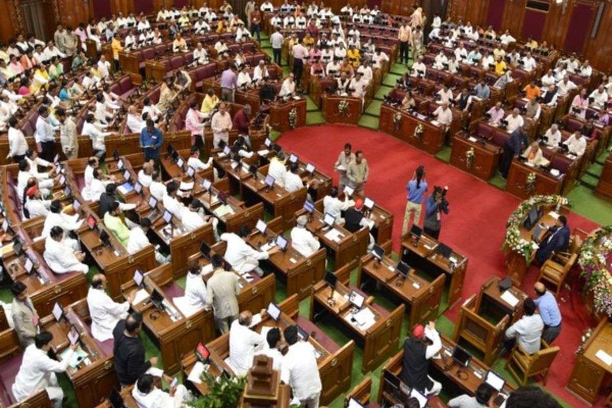 Parliament Winter Session 2025: गुटका, पान मसालों पर कसेगा शिकंजा! संसद का शीतकालीन सत्र में हो सकता है बड़ा फैसला