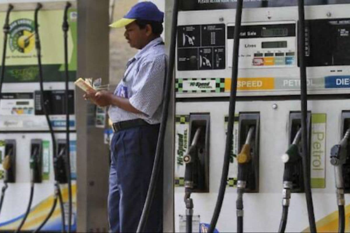 Petrol Diesel Price Today: आज टंकी फुल कराने से पहले देखें लीजिए रेट, जानिए 18 दिसंबर को आपके शहर में क्या है भाव