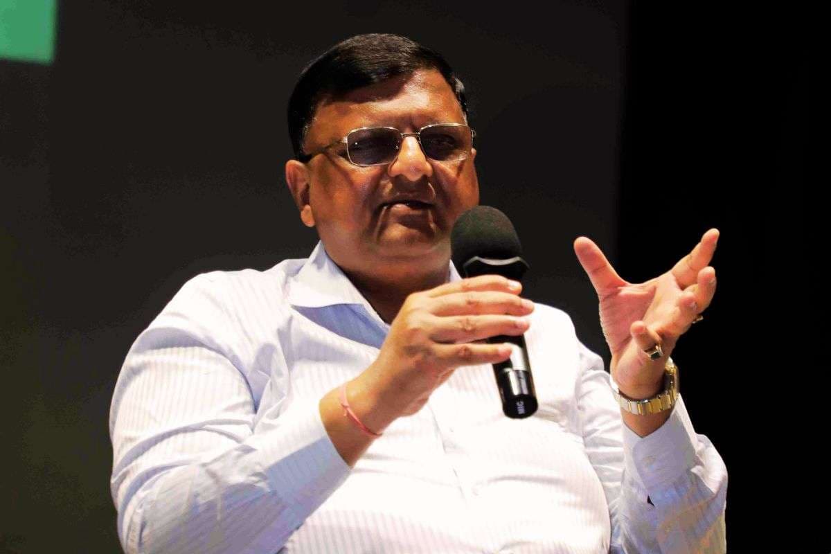 बंगाल चुनाव से पहले 1.36 करोड़ मतदाताओं को सुनवाई के लिए बुलायेगा चुनाव आयोग