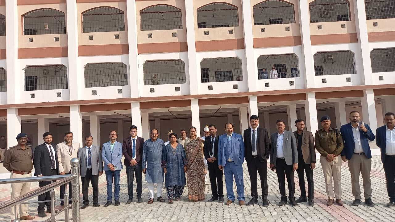 Madhubani News : न्यायाधीश ने बेनीपट्टी न्यायालय भवन का किया निरीक्षण