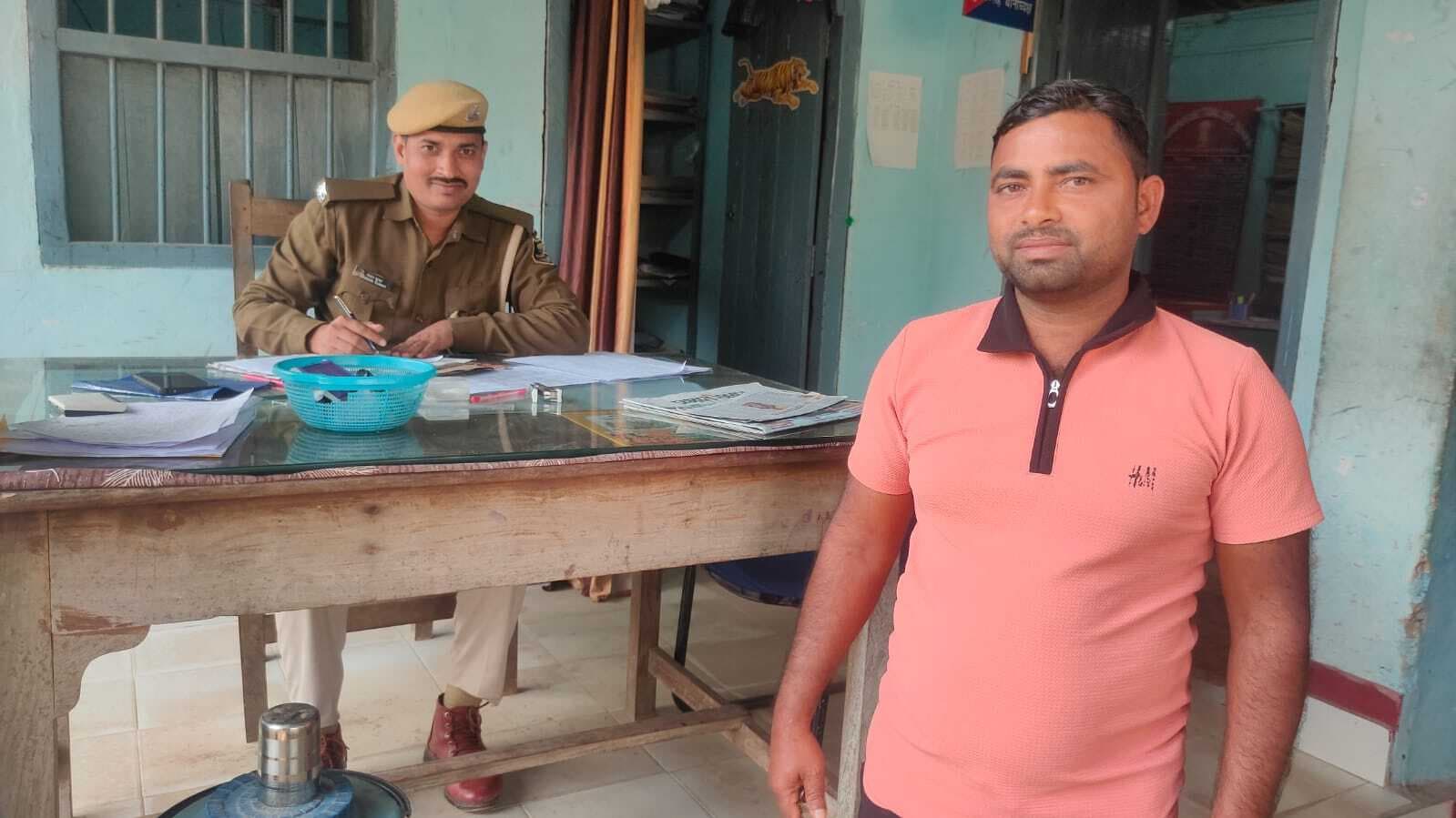 शातिराना अंदाज में मोबाइल से 2.88 लाख रूपये उड़ाये, थाना में की शिकायत