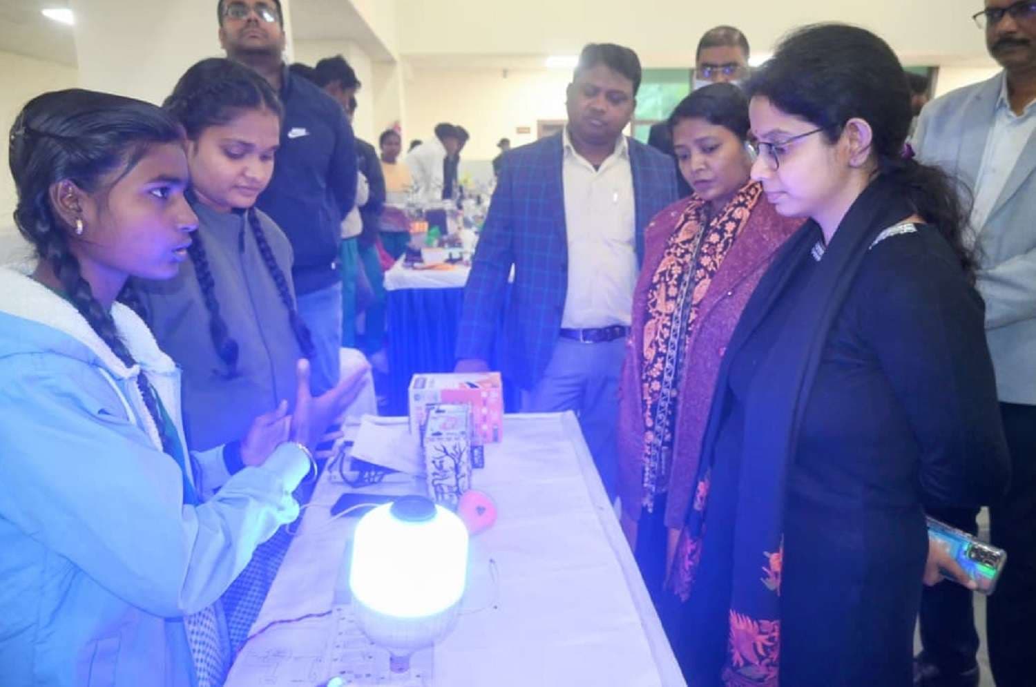 Bokaro News : विद्यार्थियों ने मॉडल प्रस्तुत कर दिखायी प्रतिभा