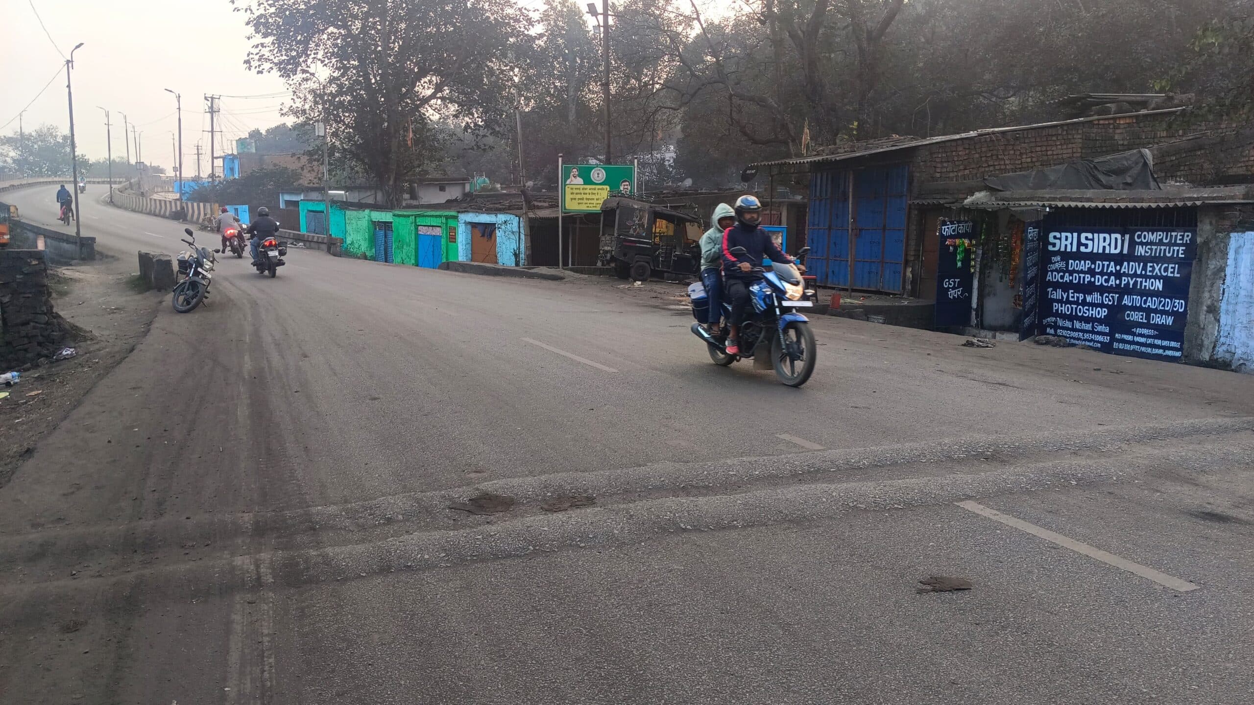 Bokaro News : सड़क मरम्मत कार्य में नियमों की अनदेखी