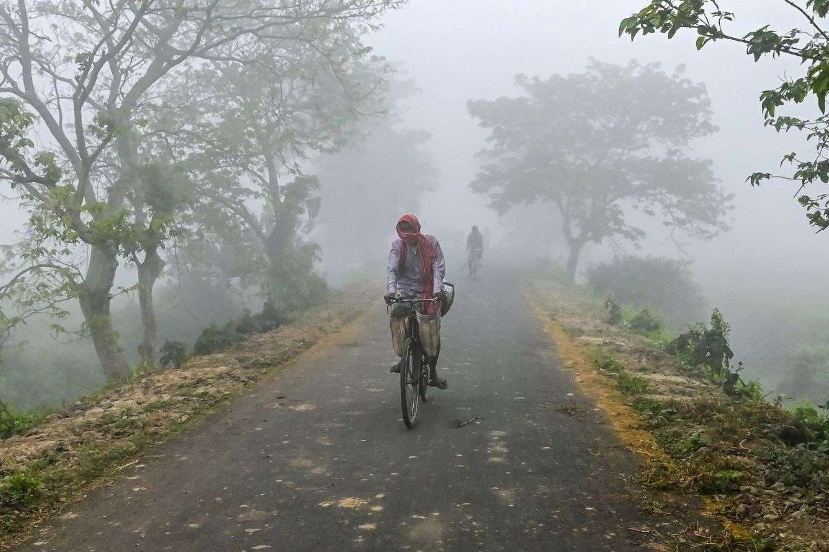 Delhi Air Pollution: दिल्ली-NCR की हवा जहरीली, खतरनाक स्तर पर पहुंचा प्रदूषण, AQI 461 हुआ