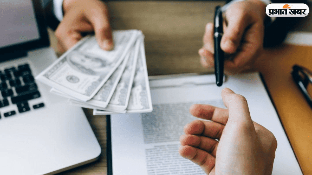 Personal Loan Tips: सस्ती EMI देखकर फट से मत लें पर्सनल लोन, पहले चेक करें इन्टरेस्ट रेट